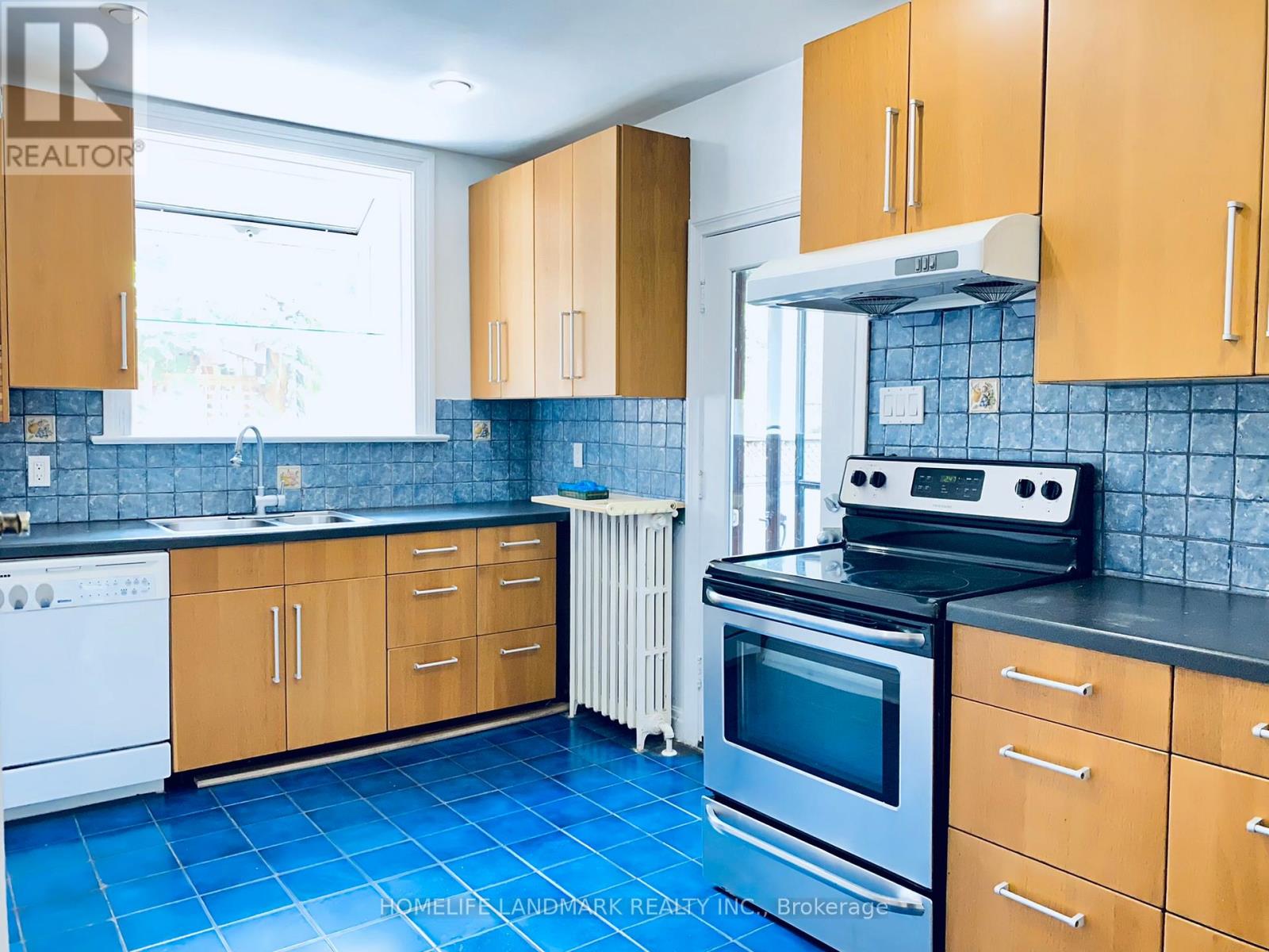 Photo 12 of 256 Oriole Parkway, Toronto ON