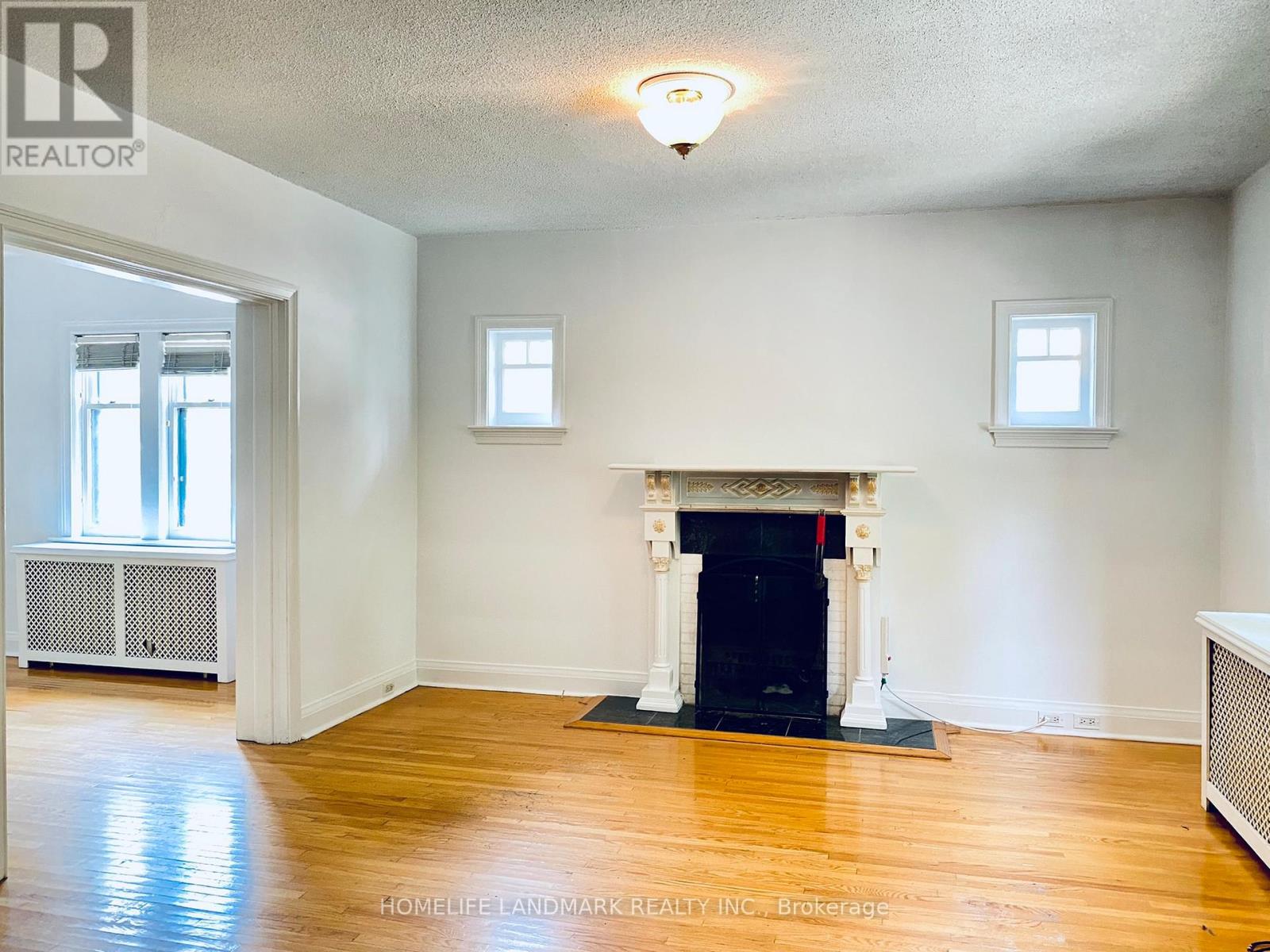 Photo 8 of 256 Oriole Parkway, Toronto ON