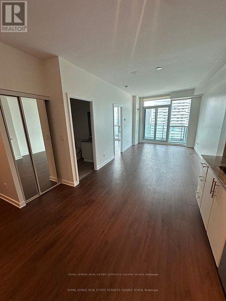 Photo 2 of 3013 33 Bay Street, Toronto ON
