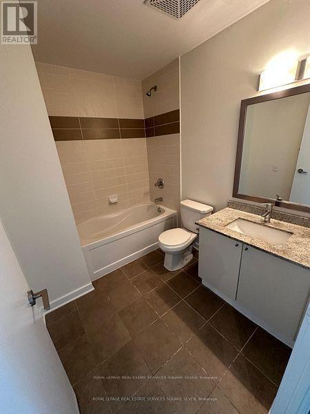 Photo 3 of 3013 33 Bay Street, Toronto ON