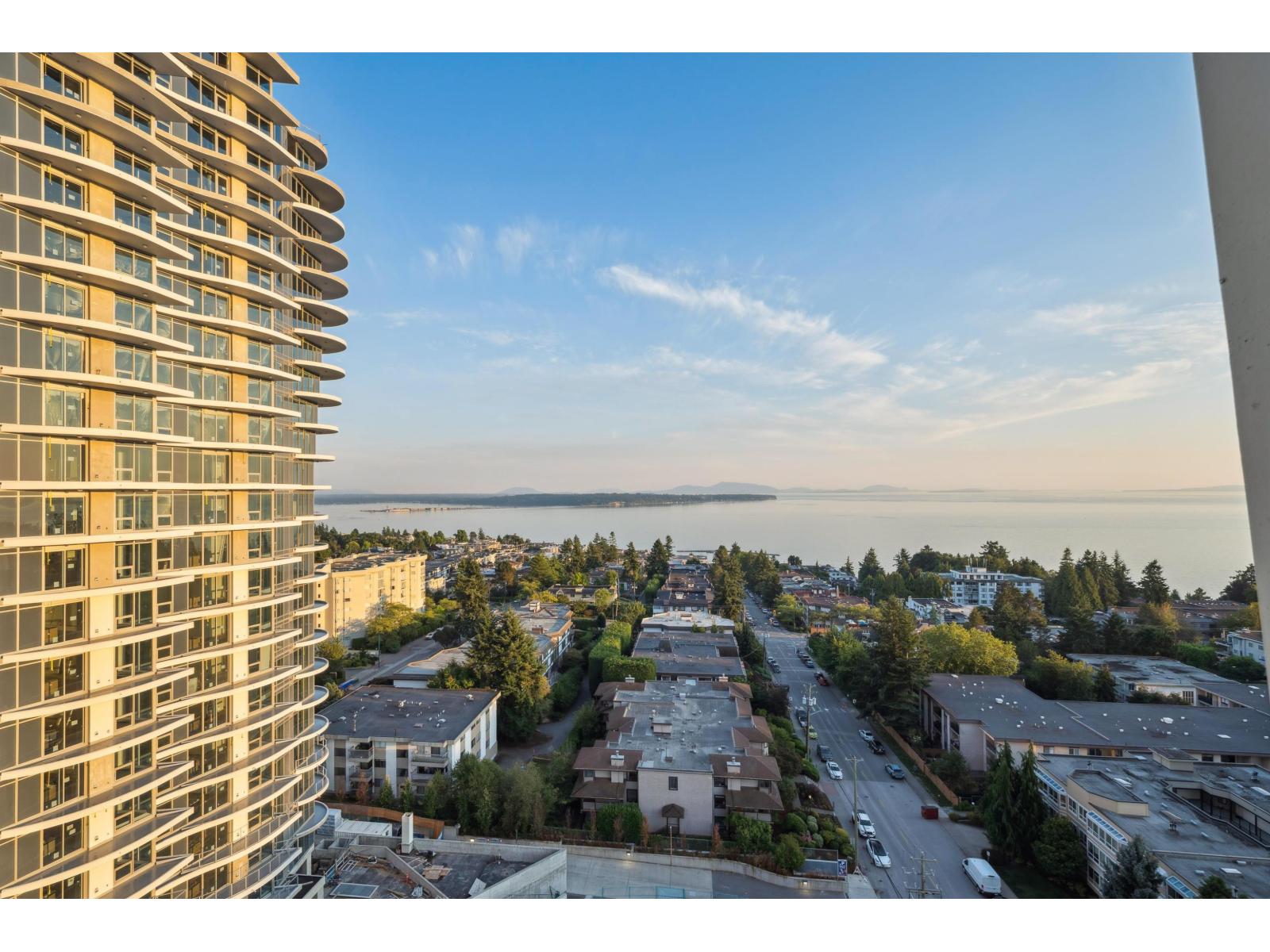 Photo 11 of 1406 1500 Martin Street, White Rock BC