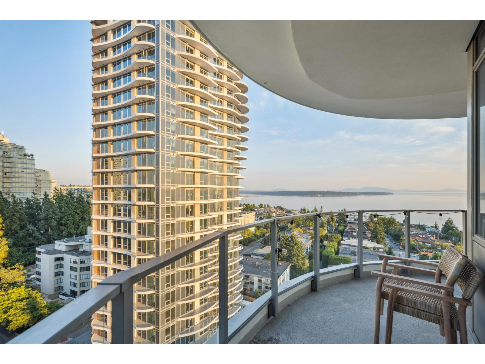 Photo 7 of 1406 1500 Martin Street, White Rock BC