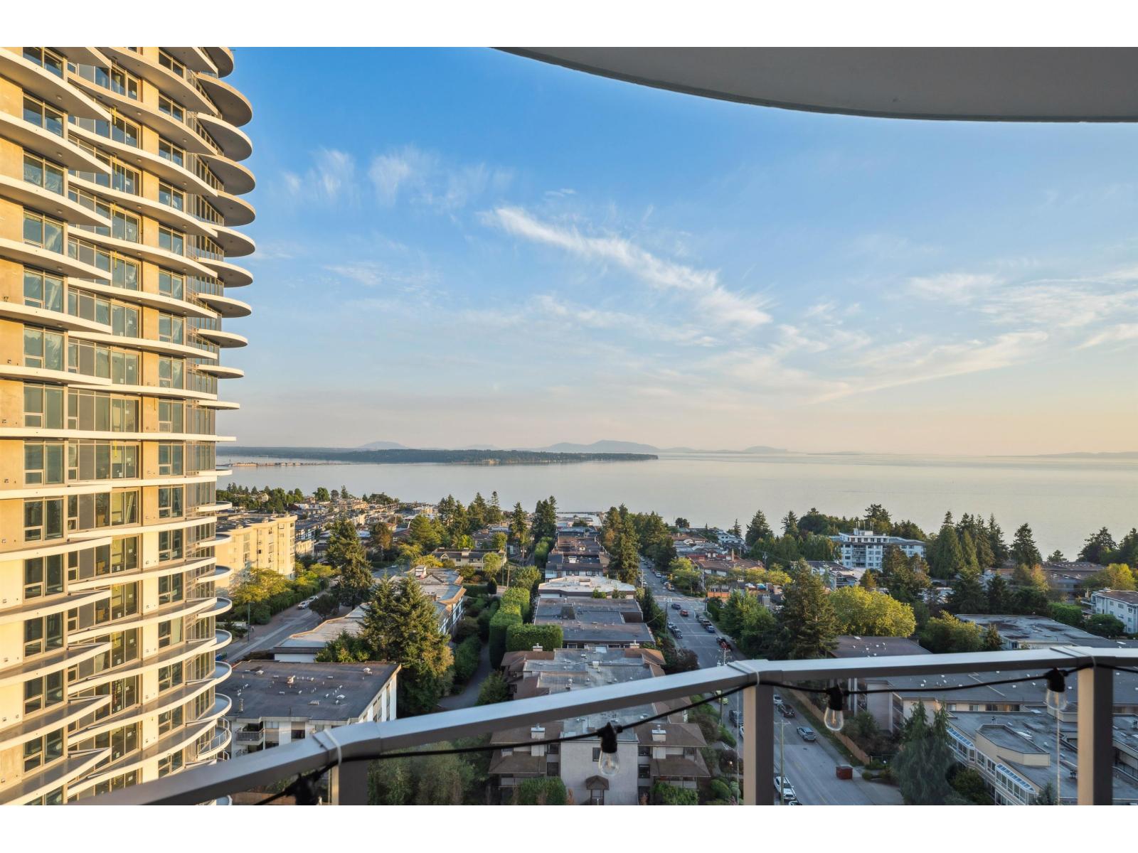 Photo 6 of 1406 1500 Martin Street, White Rock BC