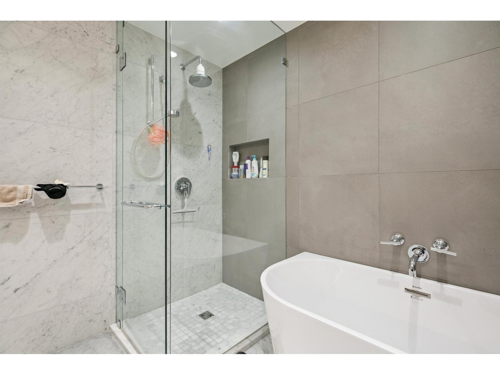 Photo 31 of 1406 1500 Martin Street, White Rock BC