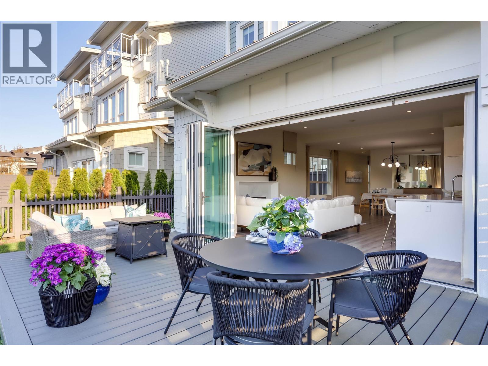 Photo 1 of 100 5311 Admiral Way, Delta BC