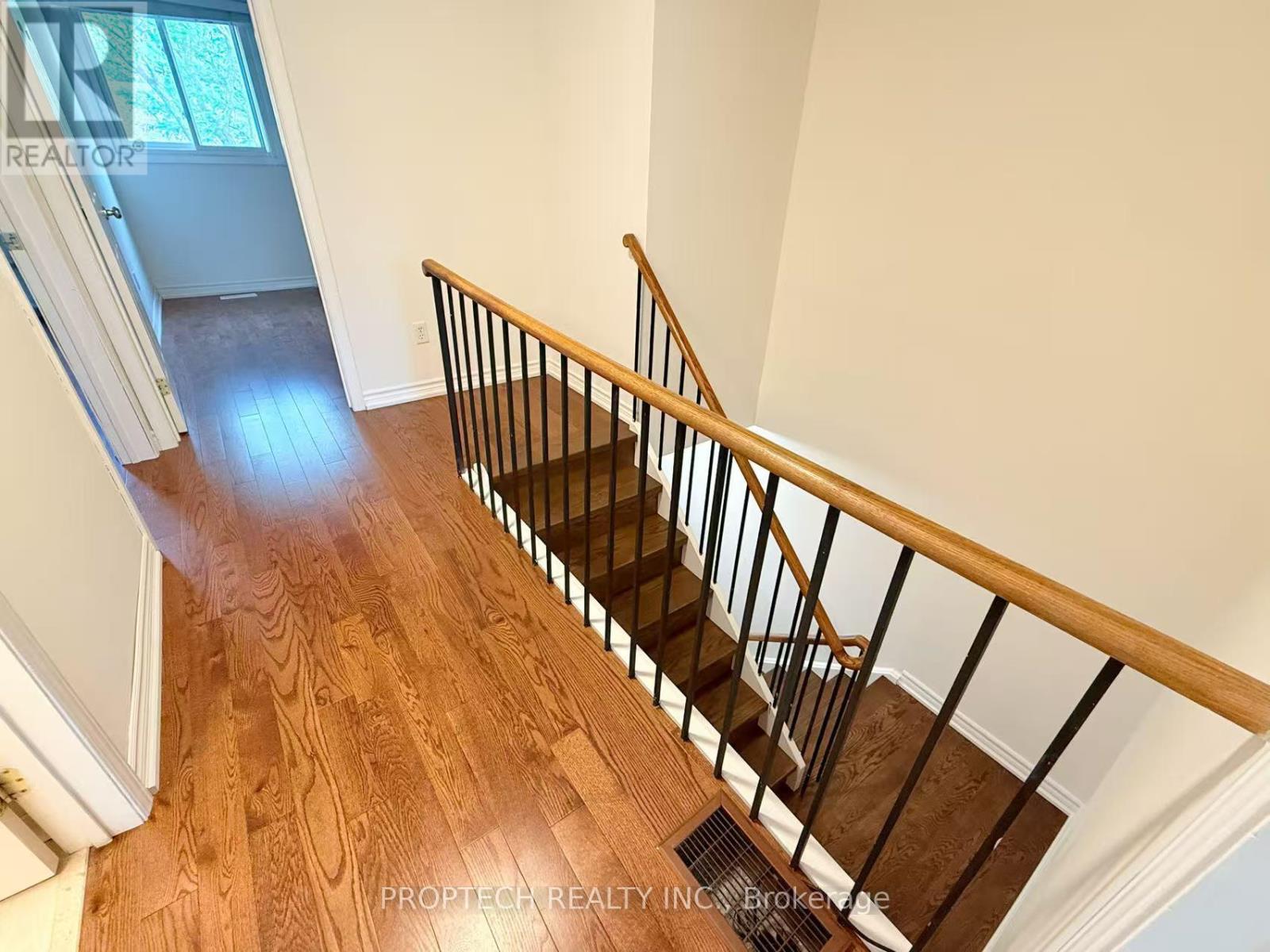 Photo 11 of 51 653 Village Parkway, Markham ON