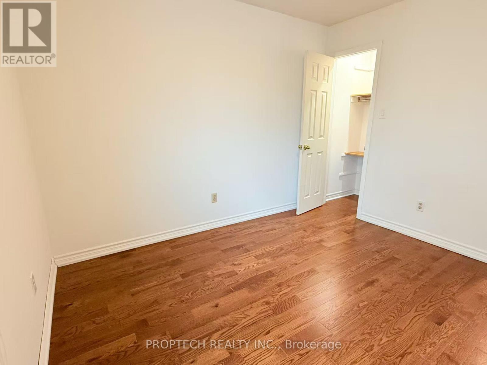 Photo 13 of 51 653 Village Parkway, Markham ON