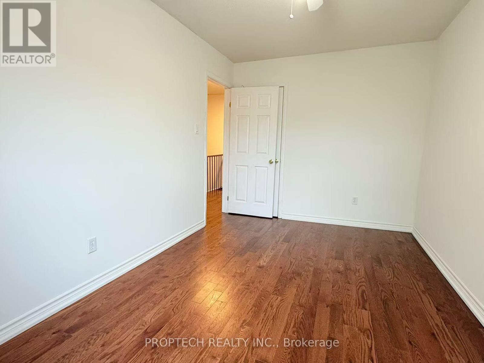 Photo 15 of 51 653 Village Parkway, Markham ON