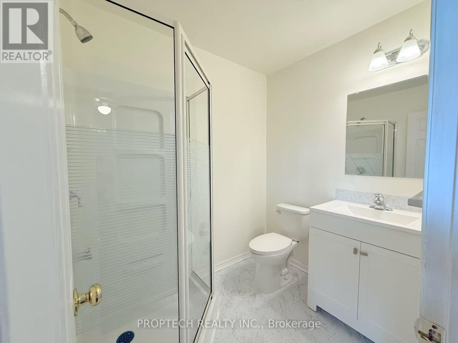 Photo 18 of 51 653 Village Parkway, Markham ON