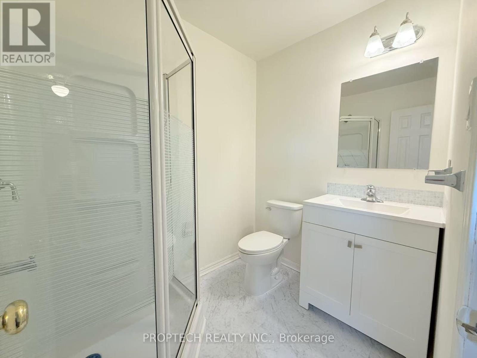 Photo 19 of 51 653 Village Parkway, Markham ON