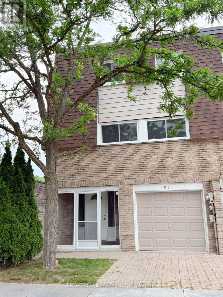 Photo 2 of 51 653 Village Parkway, Markham ON