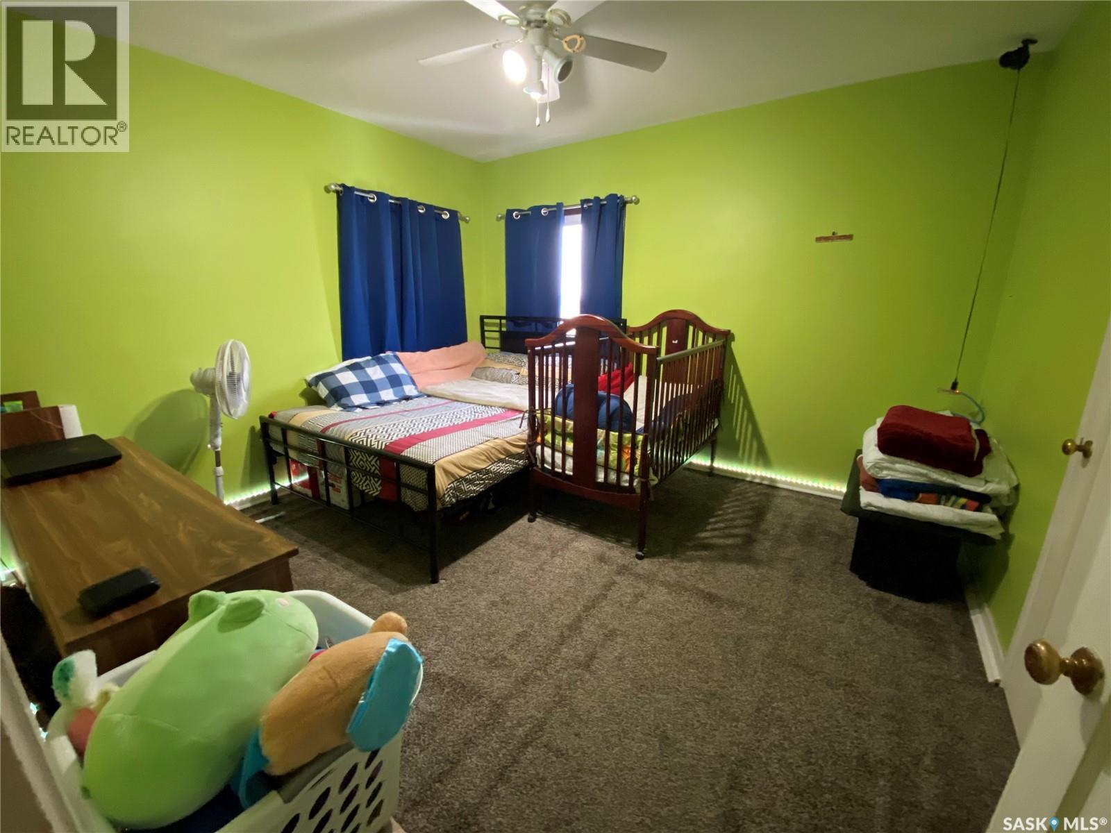 Photo 6 of 612 2nd Avenue Nw, Swift Current SK