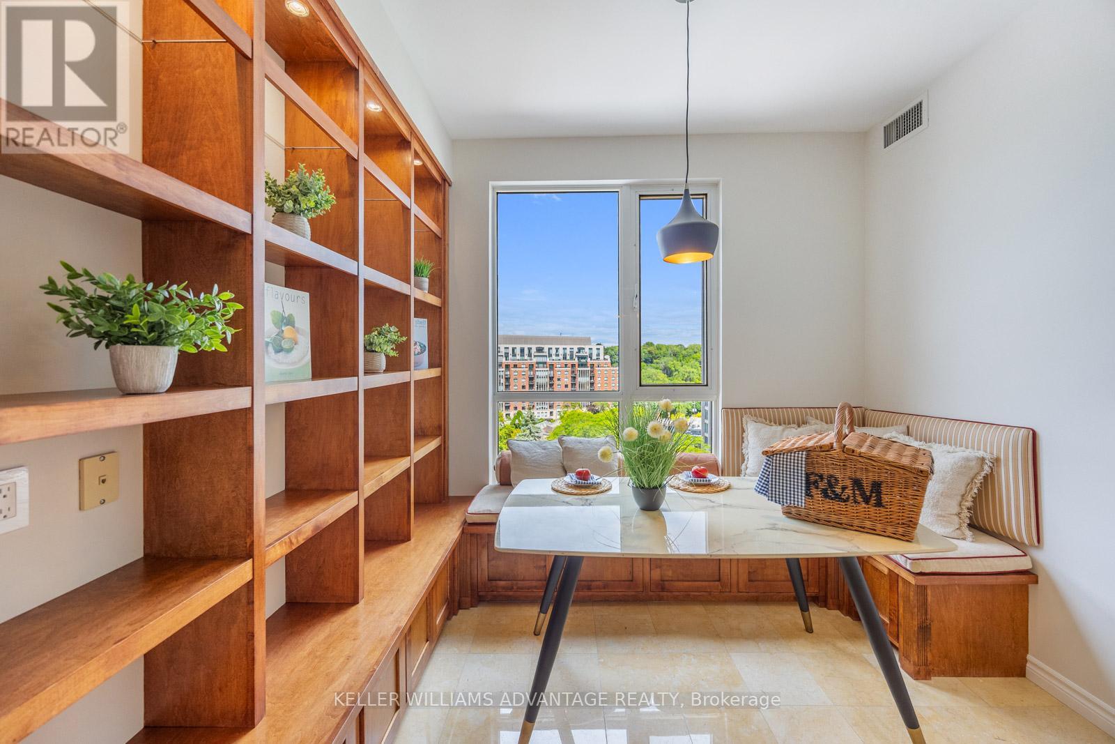 Photo 18 of 904 2662 Bloor Street W, Toronto ON