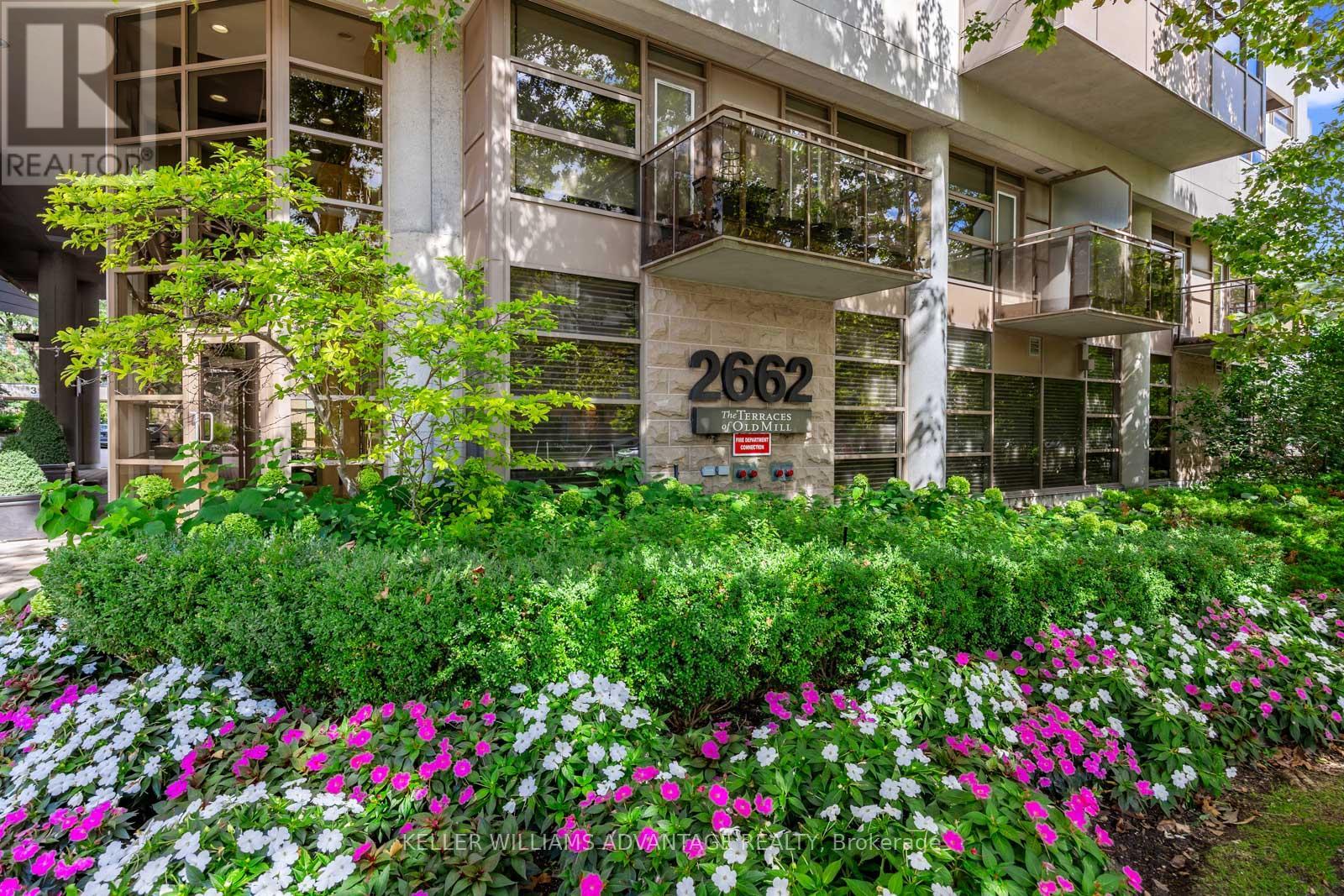 Photo 2 of 904 2662 Bloor Street W, Toronto ON