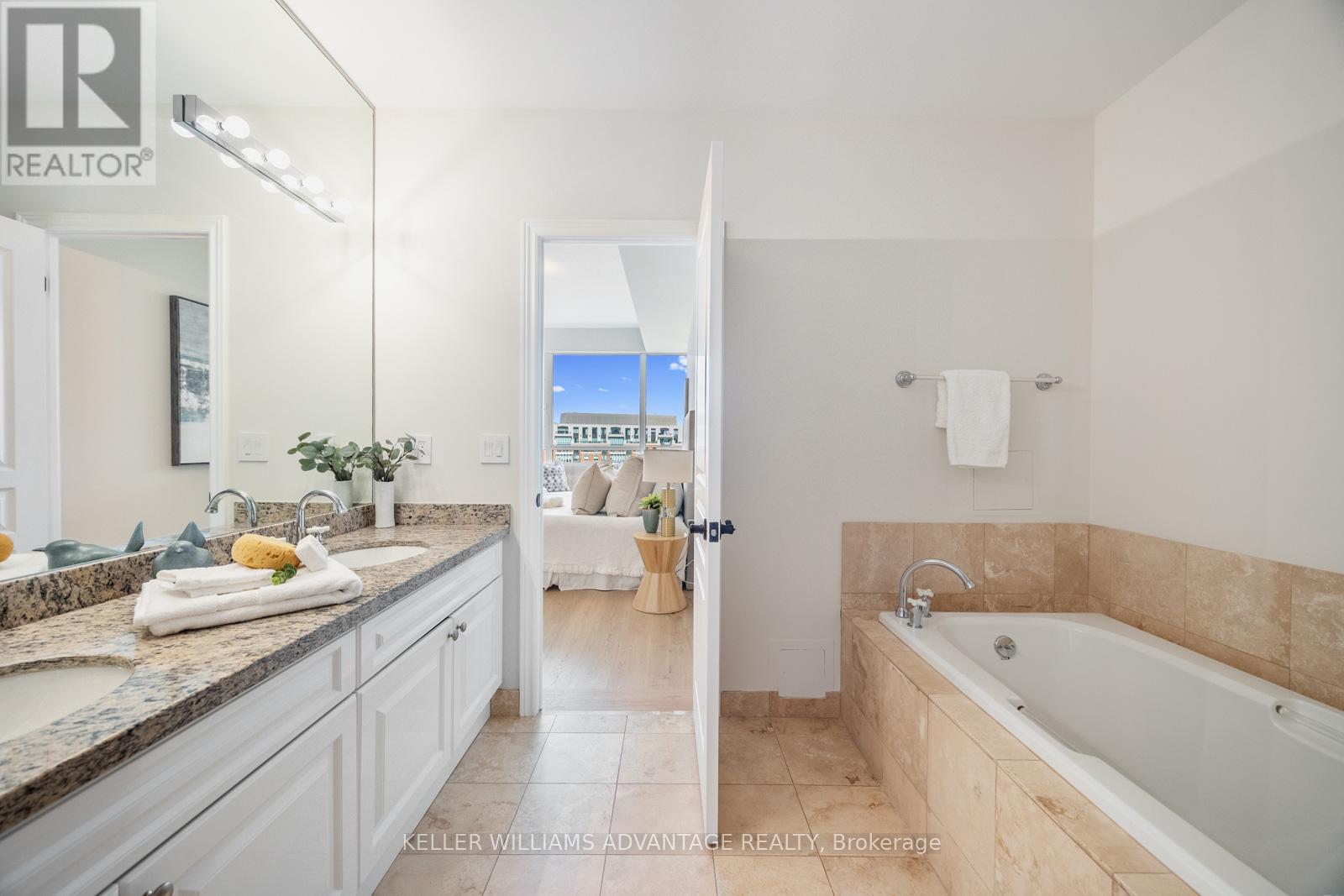 Photo 37 of 904 2662 Bloor Street W, Toronto ON