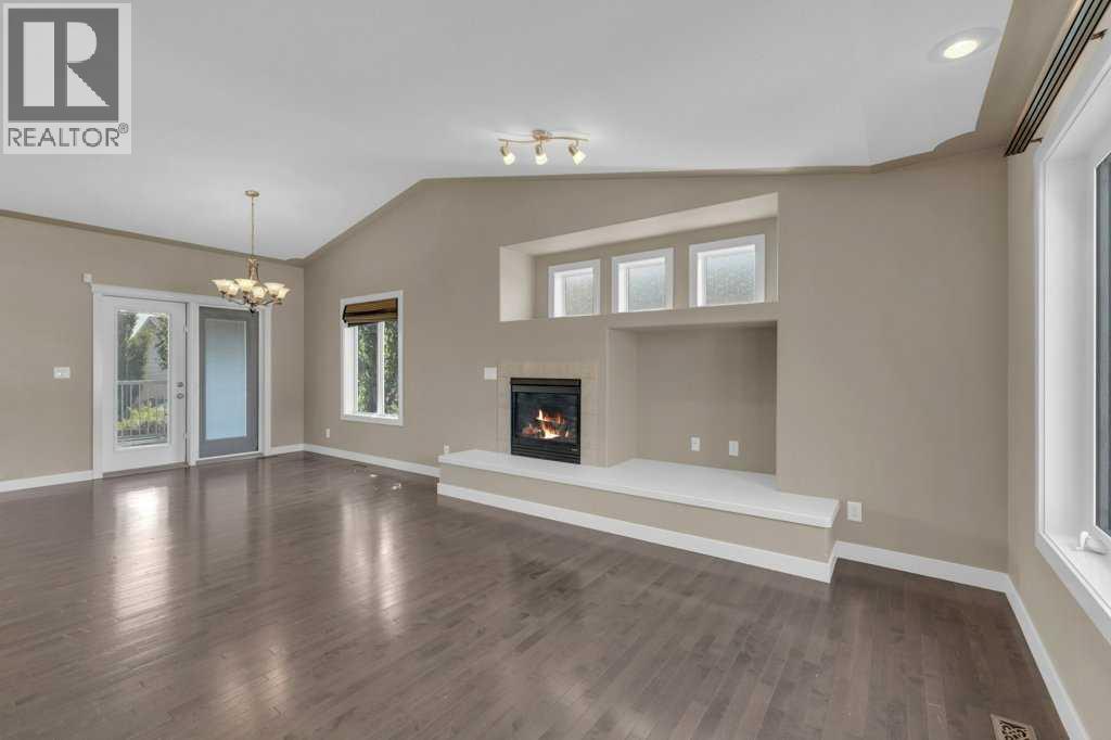 Photo 17 of 29 Estella Crescent, Lacombe AB