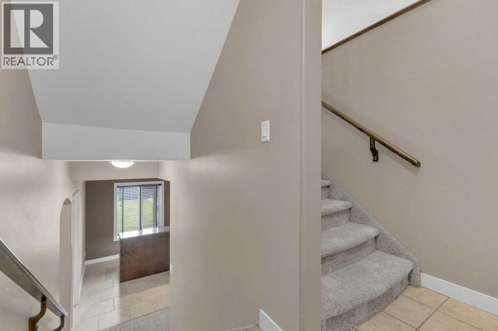 Photo 12 of 29 Estella Crescent, Lacombe AB