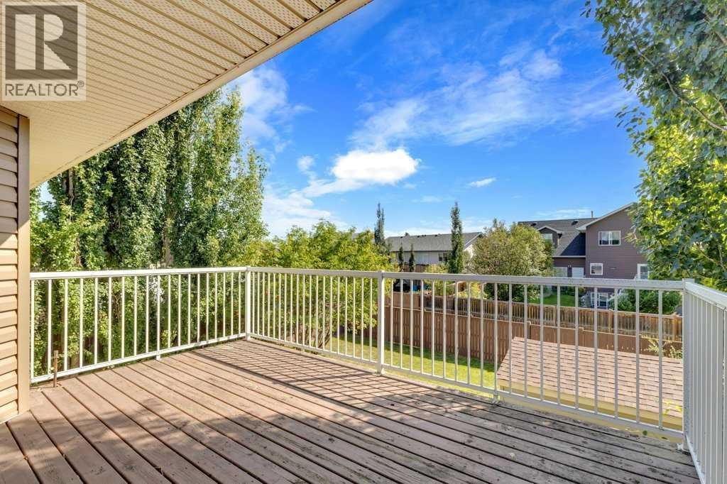 Photo 42 of 29 Estella Crescent, Lacombe AB
