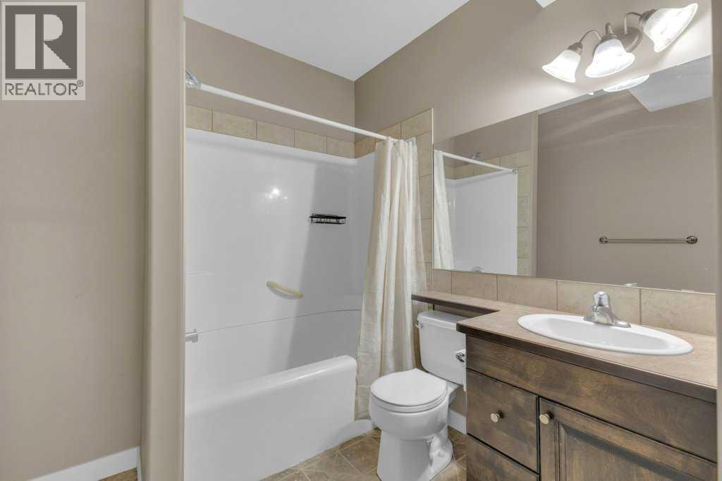 Photo 33 of 29 Estella Crescent, Lacombe AB