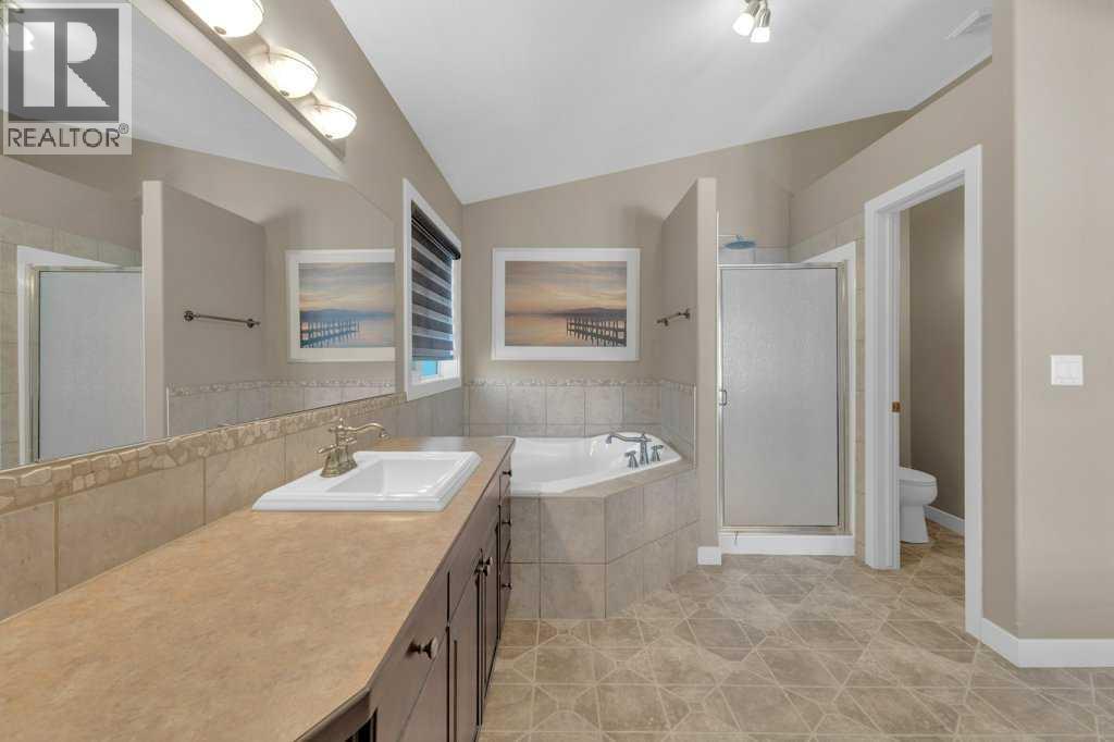 Photo 34 of 29 Estella Crescent, Lacombe AB