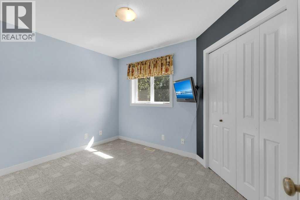 Photo 23 of 29 Estella Crescent, Lacombe AB