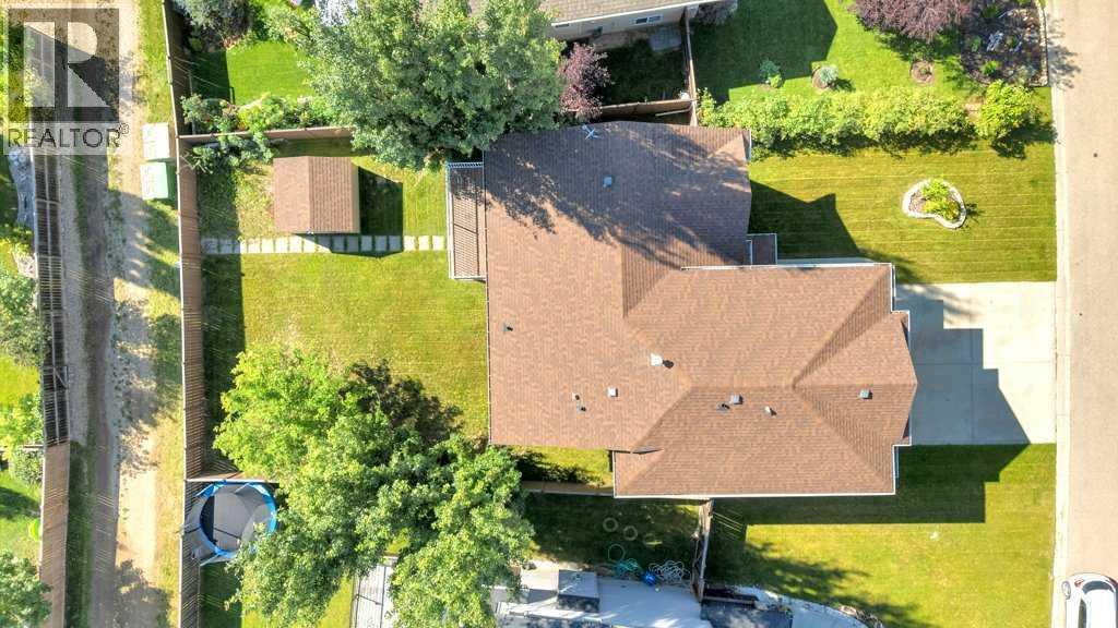 Photo 4 of 29 Estella Crescent, Lacombe AB