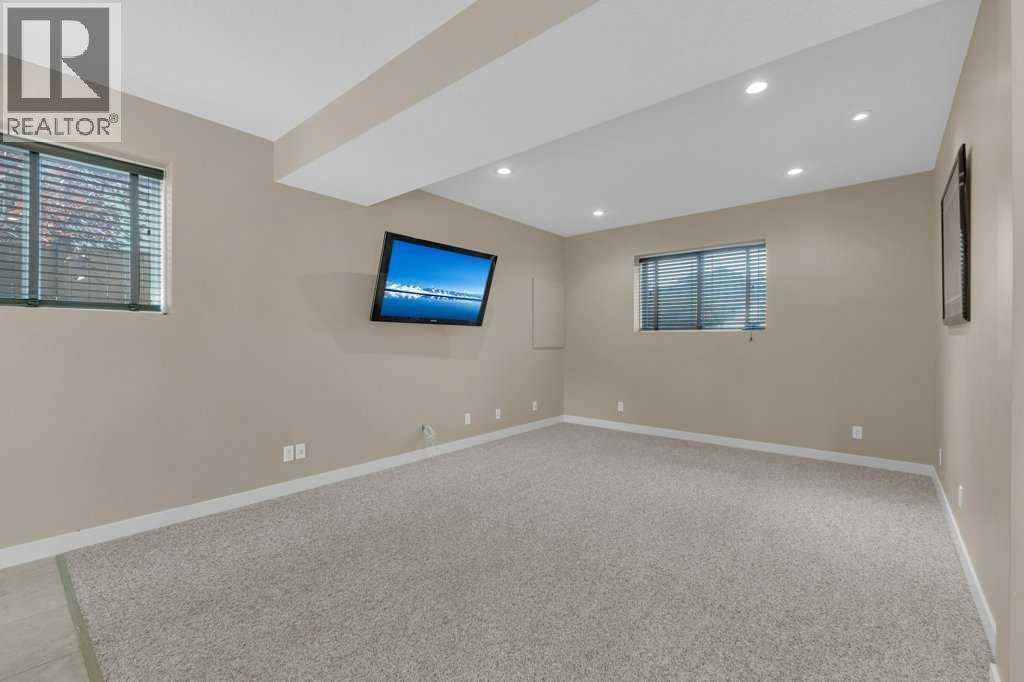 Photo 38 of 29 Estella Crescent, Lacombe AB