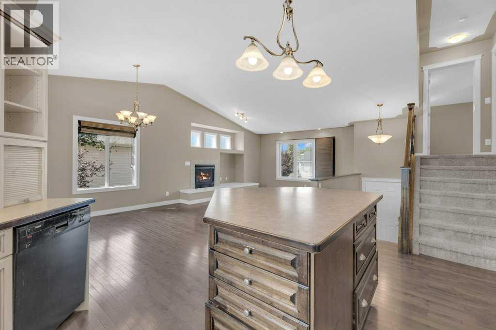 Photo 20 of 29 Estella Crescent, Lacombe AB