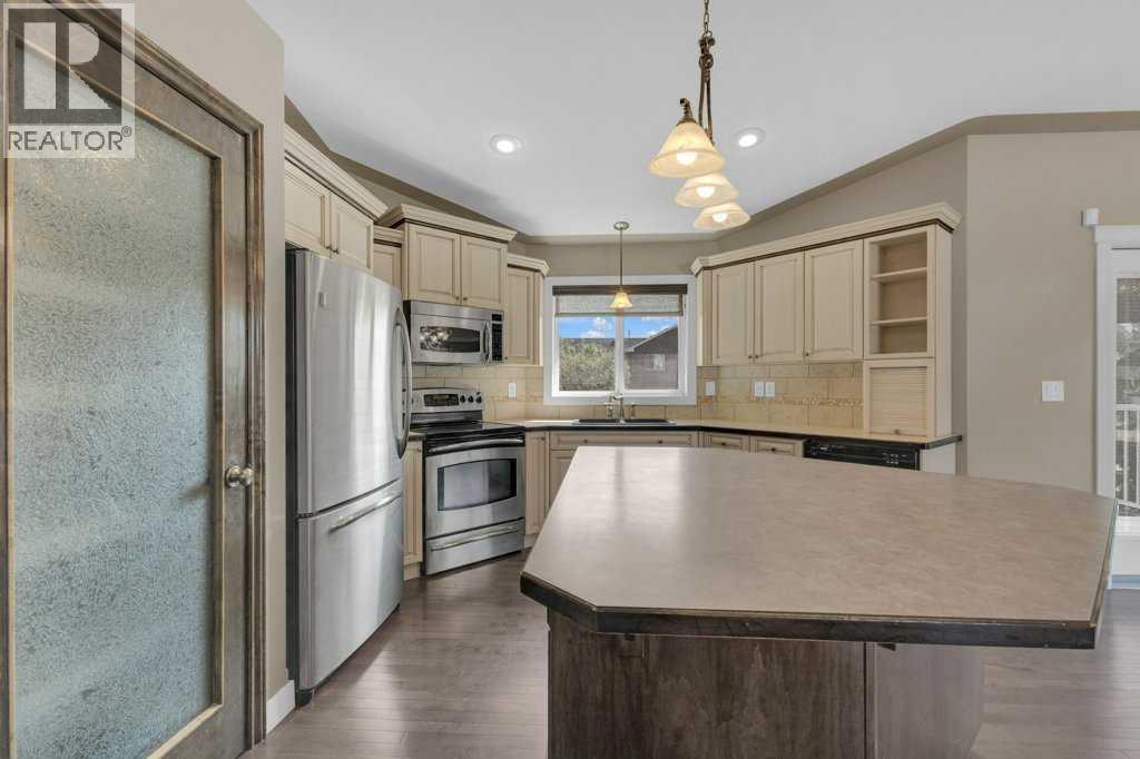 Photo 13 of 29 Estella Crescent, Lacombe AB