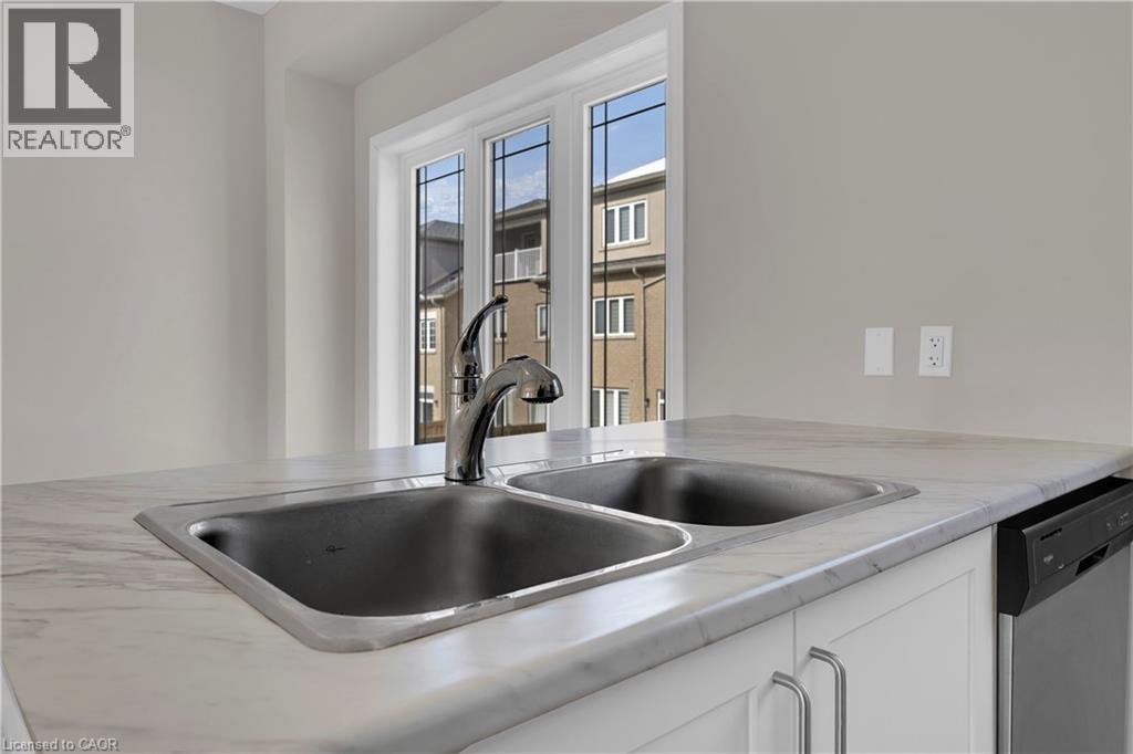 Photo 11 of 19 Picardy Drive Unit 6, Hamilton ON