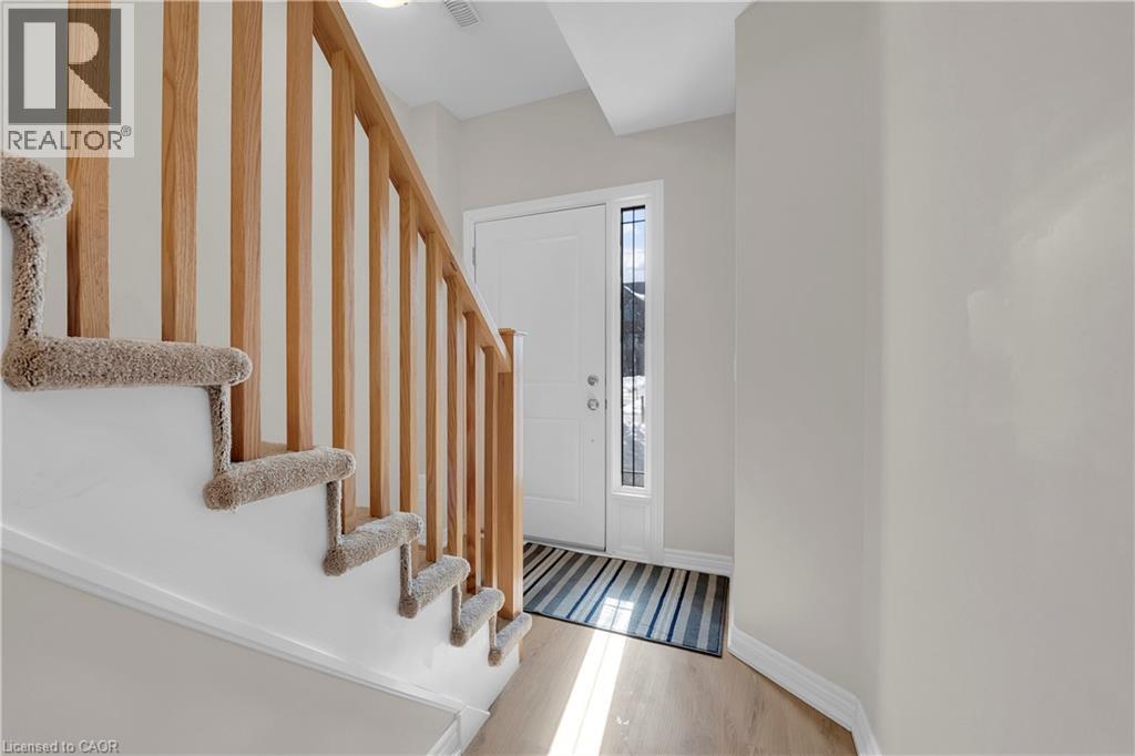 Photo 8 of 19 Picardy Drive Unit 6, Hamilton ON