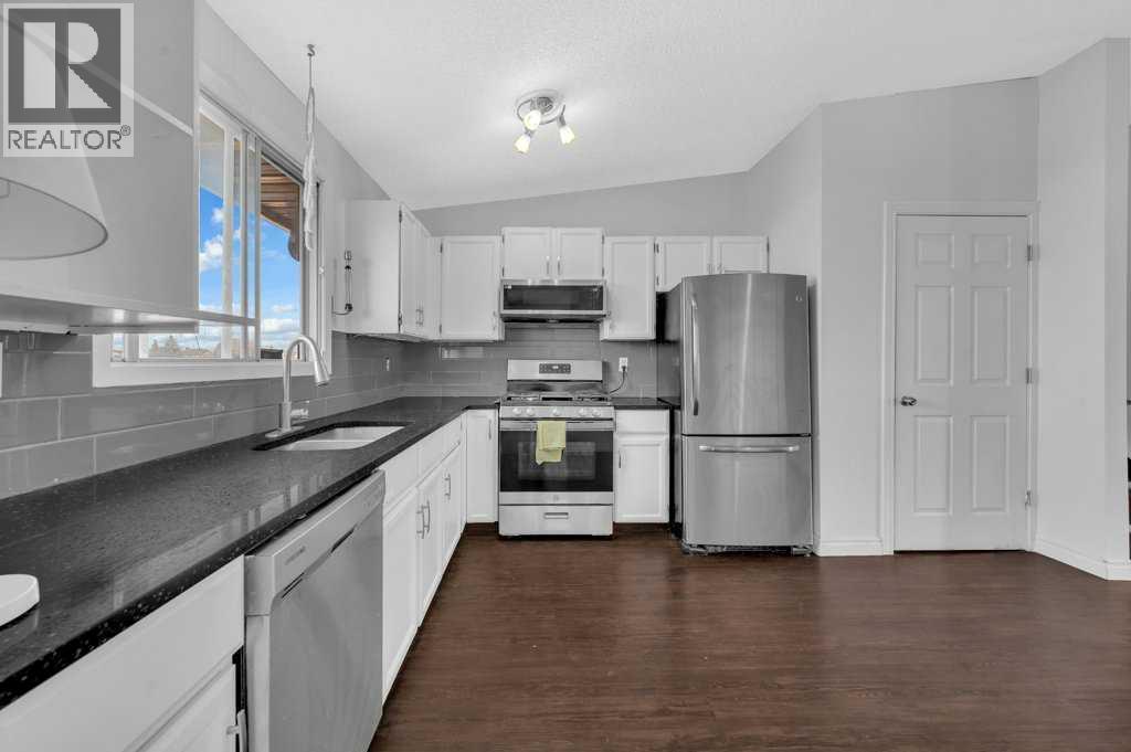 Photo 11 of 64 Castledale Crescent Ne, Calgary AB