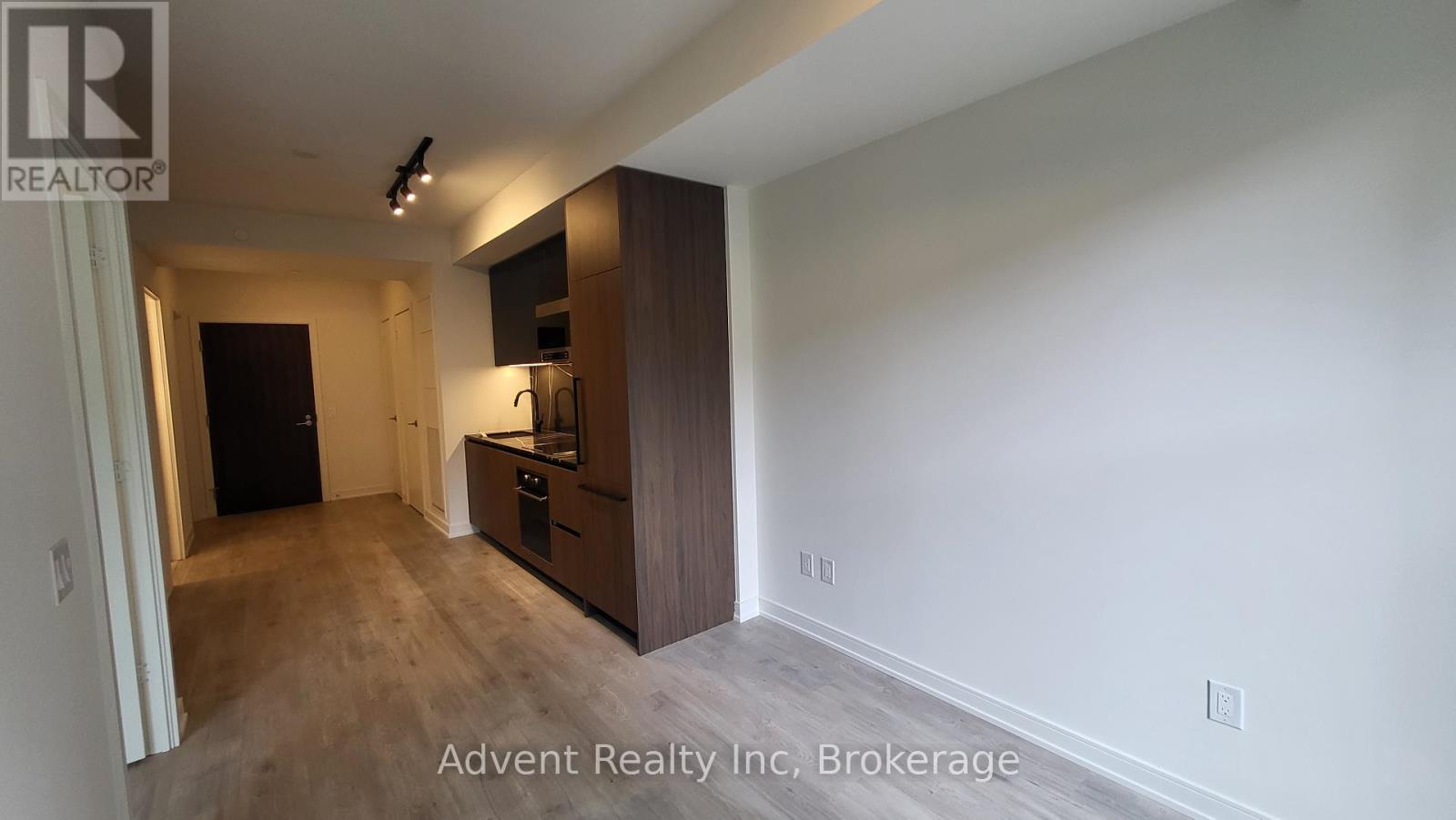 Photo 4 of 311 425 Front Street E, Toronto ON