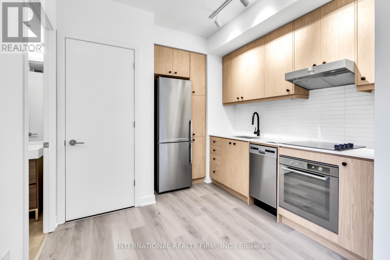 Photo 12 of 203 9 Tecumseth Street, Toronto ON
