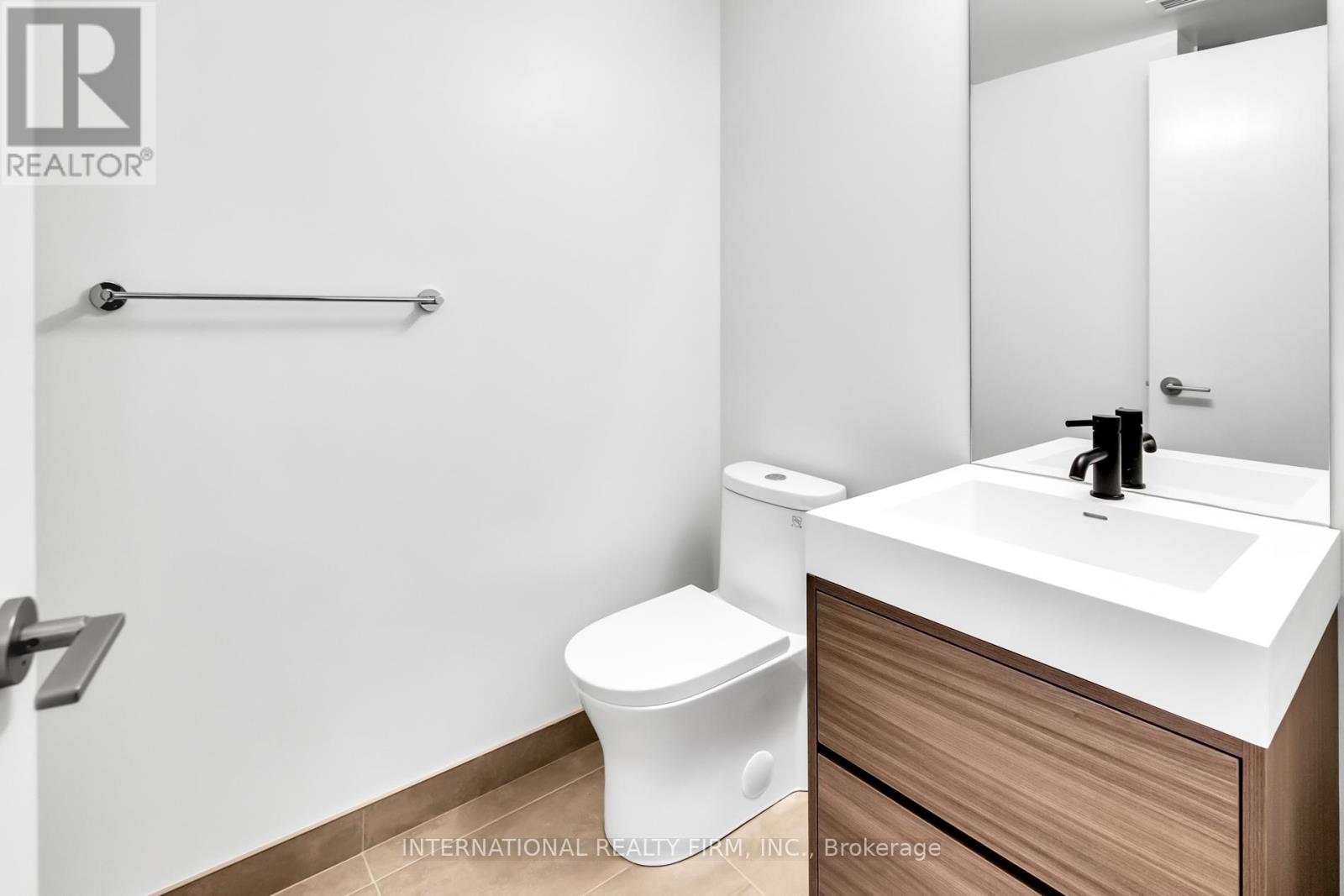 Photo 16 of 203 9 Tecumseth Street, Toronto ON