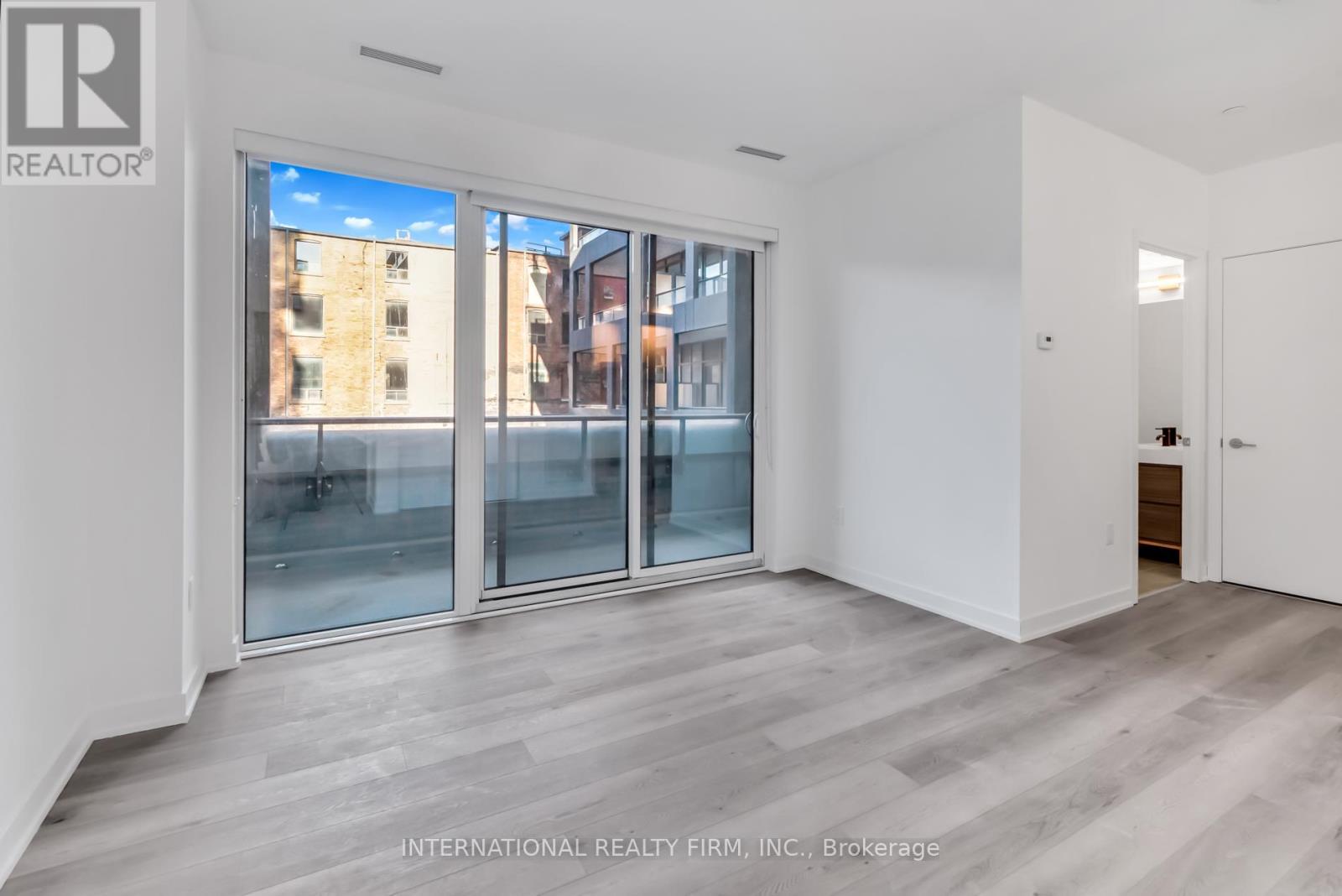 Photo 3 of 203 9 Tecumseth Street, Toronto ON