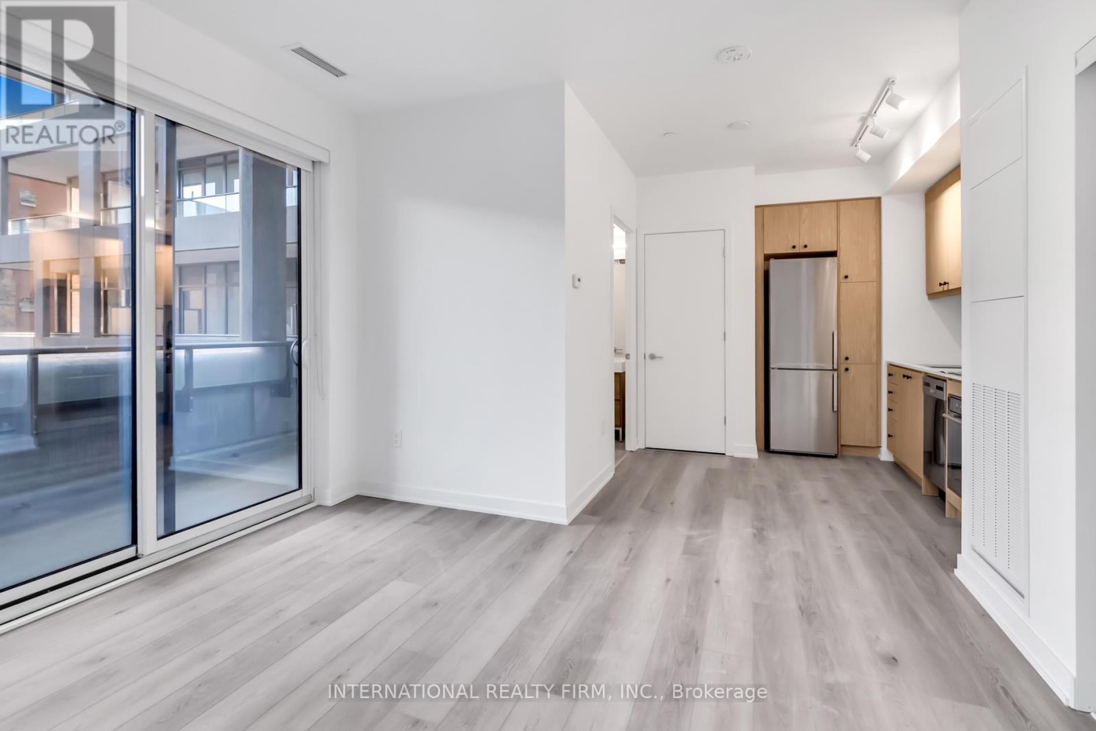 Photo 5 of 203 9 Tecumseth Street, Toronto ON