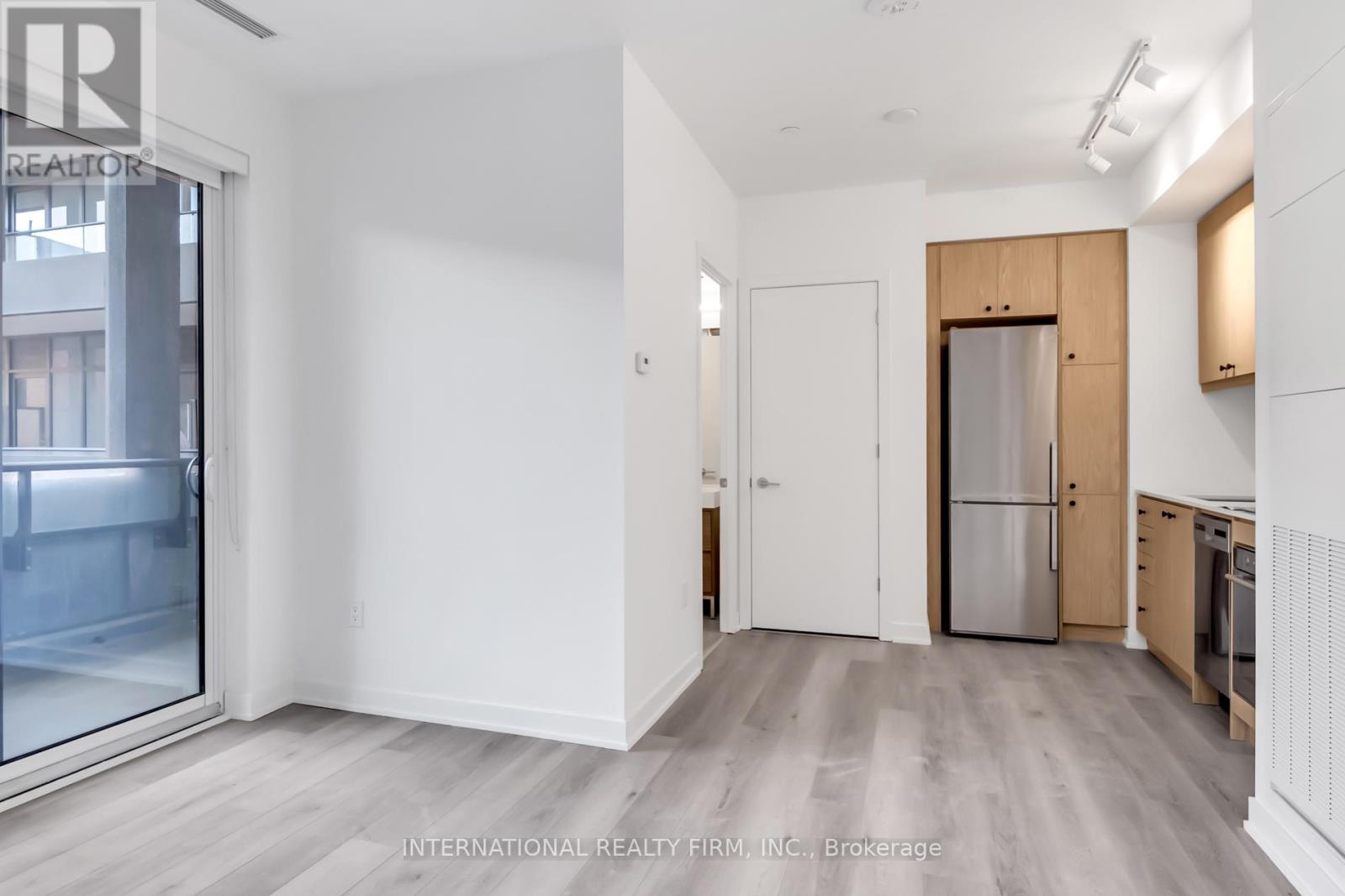 Photo 7 of 203 9 Tecumseth Street, Toronto ON