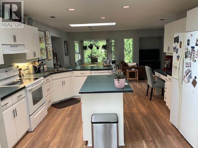 Photo 7 of 23692 108 Loop, Maple Ridge BC