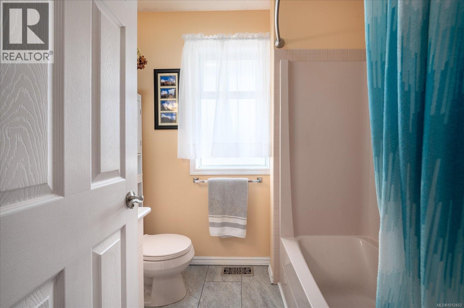 Photo 18 of 3743 Meares Dr, Port Alberni BC