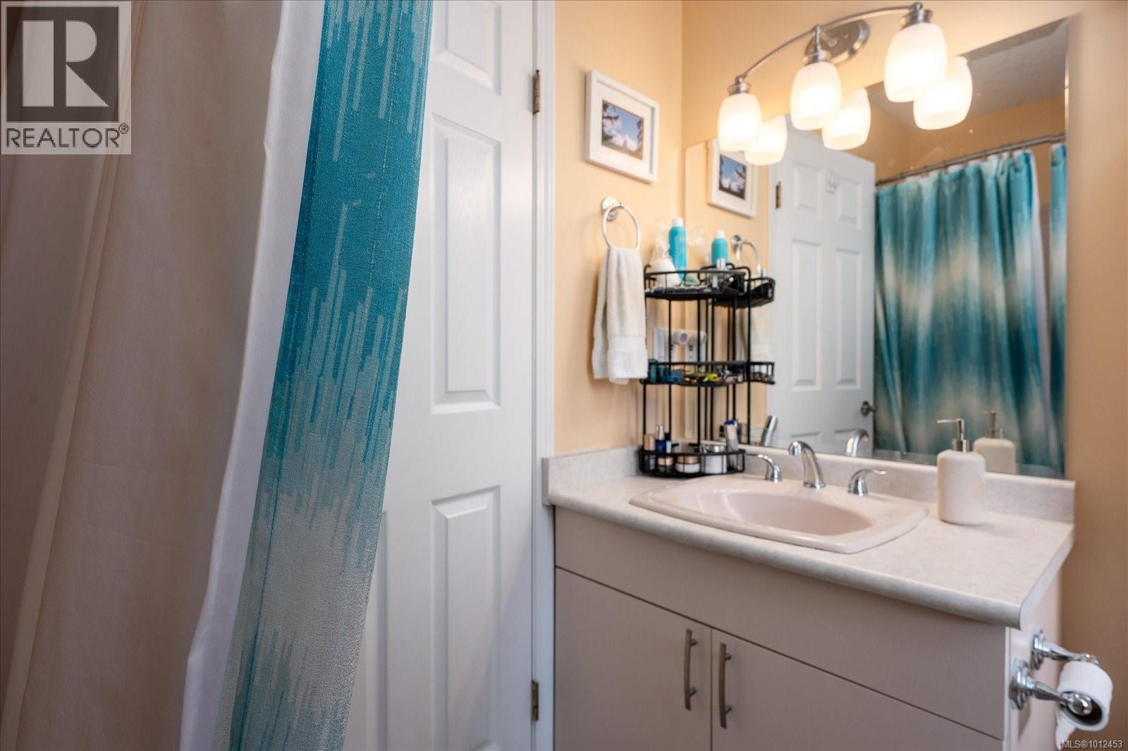 Photo 19 of 3743 Meares Dr, Port Alberni BC