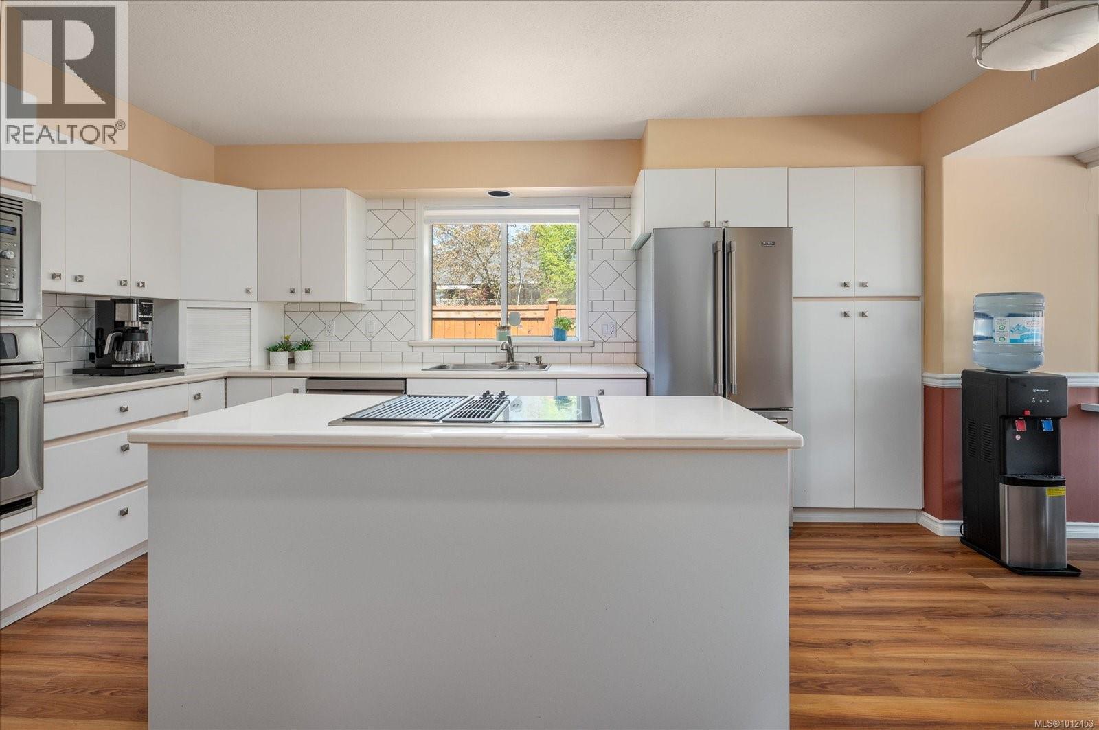 Photo 35 of 3743 Meares Dr, Port Alberni BC