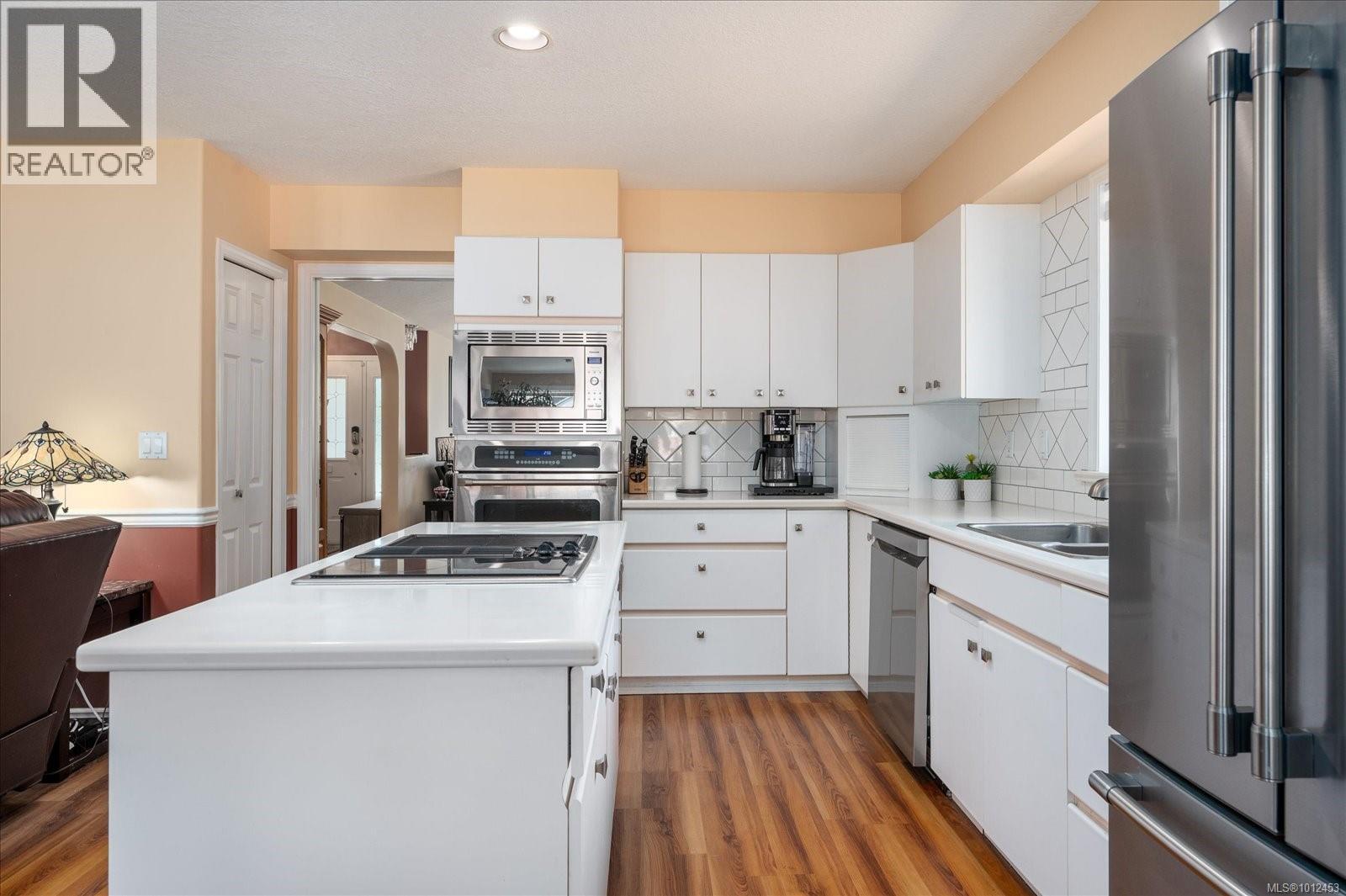 Photo 36 of 3743 Meares Dr, Port Alberni BC