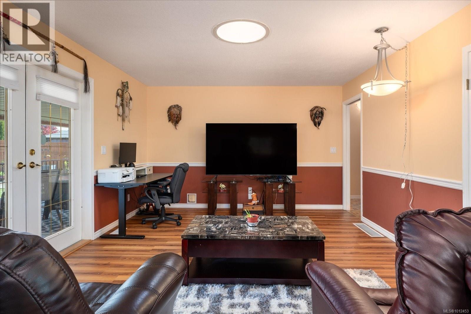 Photo 6 of 3743 Meares Dr, Port Alberni BC