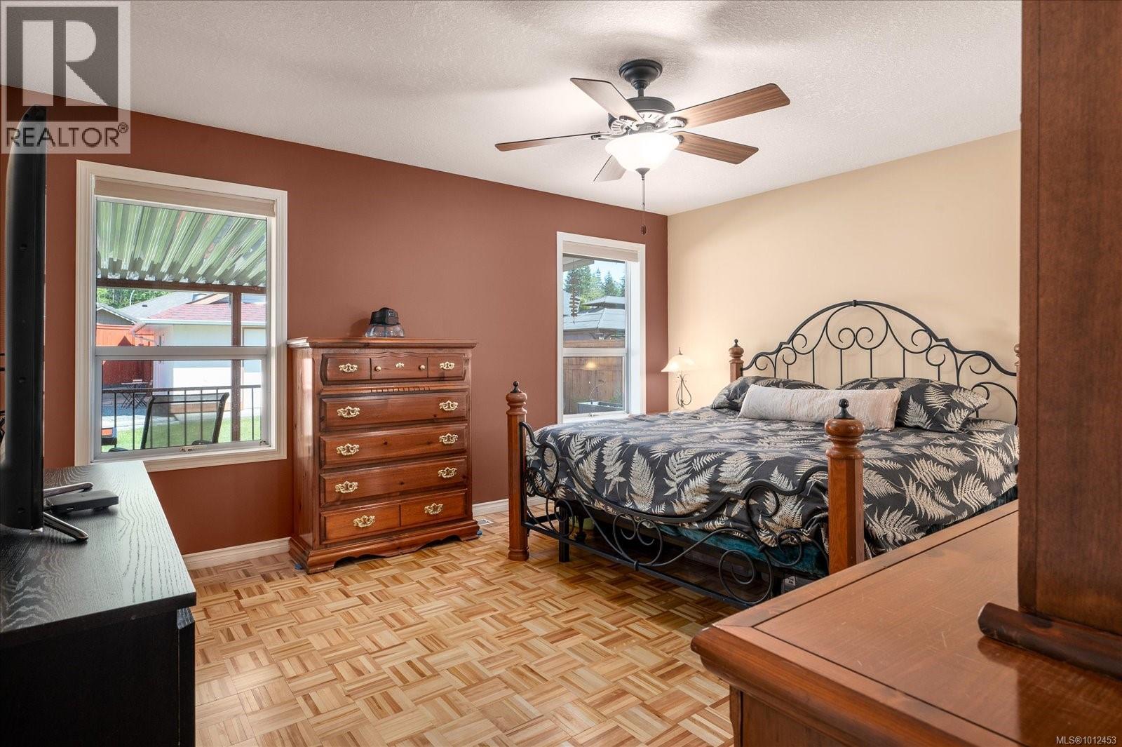 Photo 9 of 3743 Meares Dr, Port Alberni BC