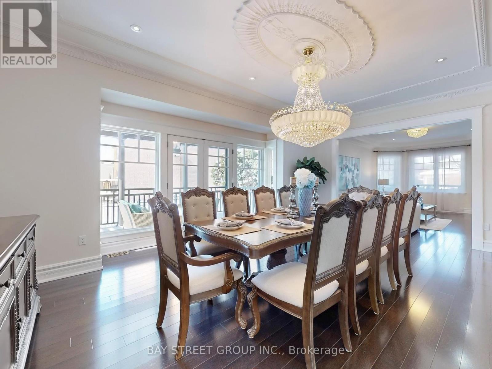 Photo 13 of 25 Brookshill Crescent, Richmond Hill ON