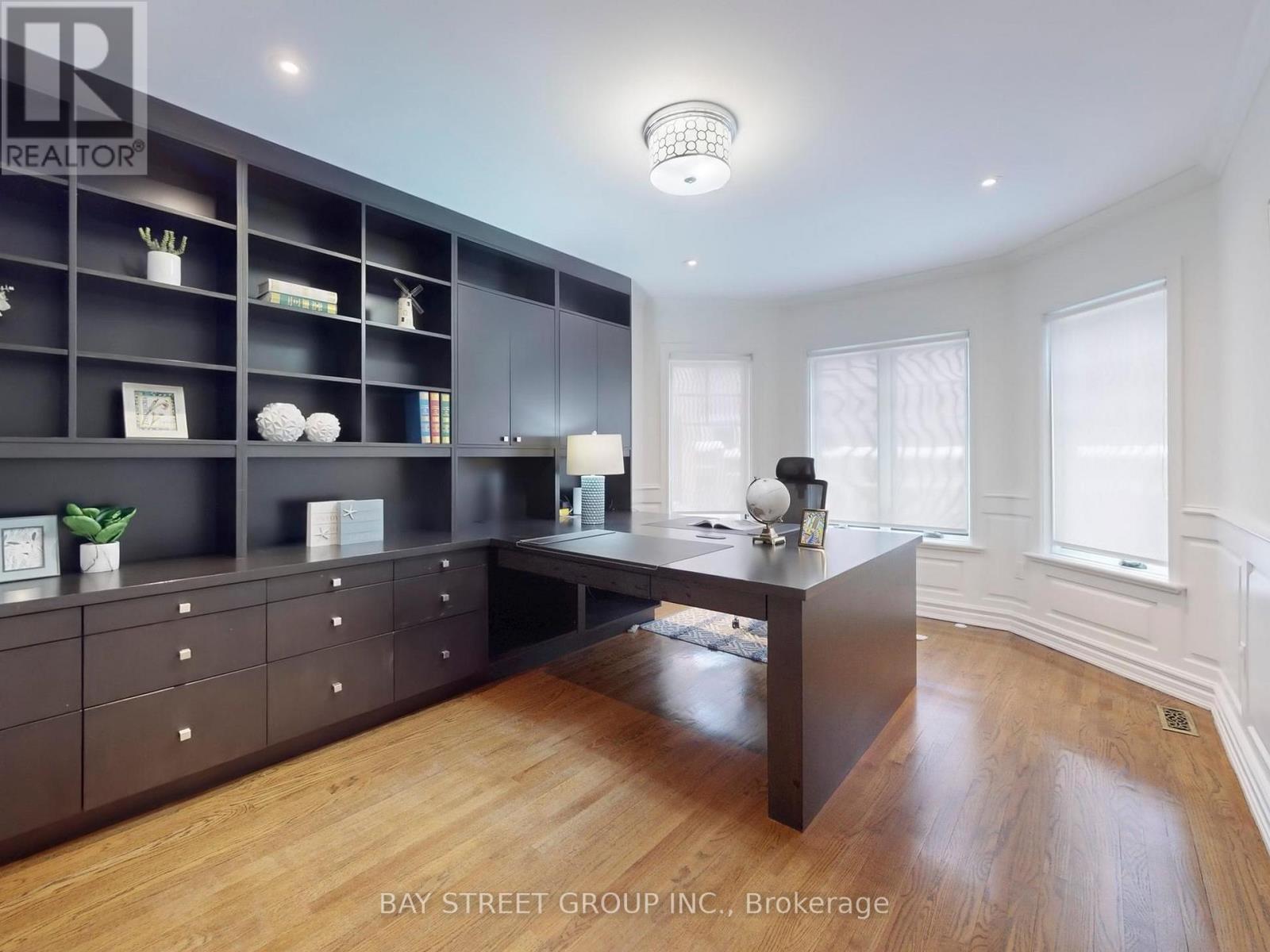 Photo 15 of 25 Brookshill Crescent, Richmond Hill ON