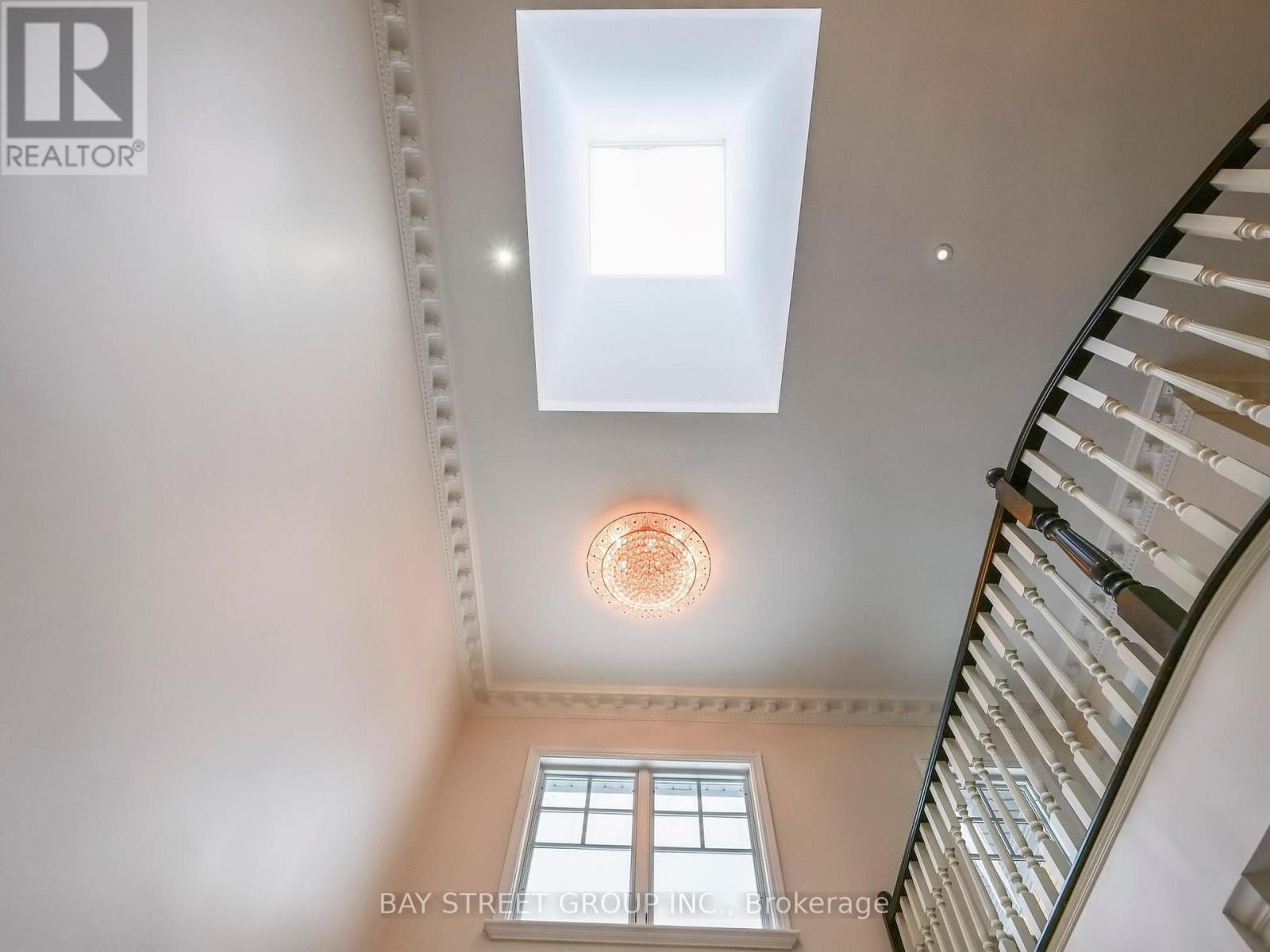Photo 20 of 25 Brookshill Crescent, Richmond Hill ON