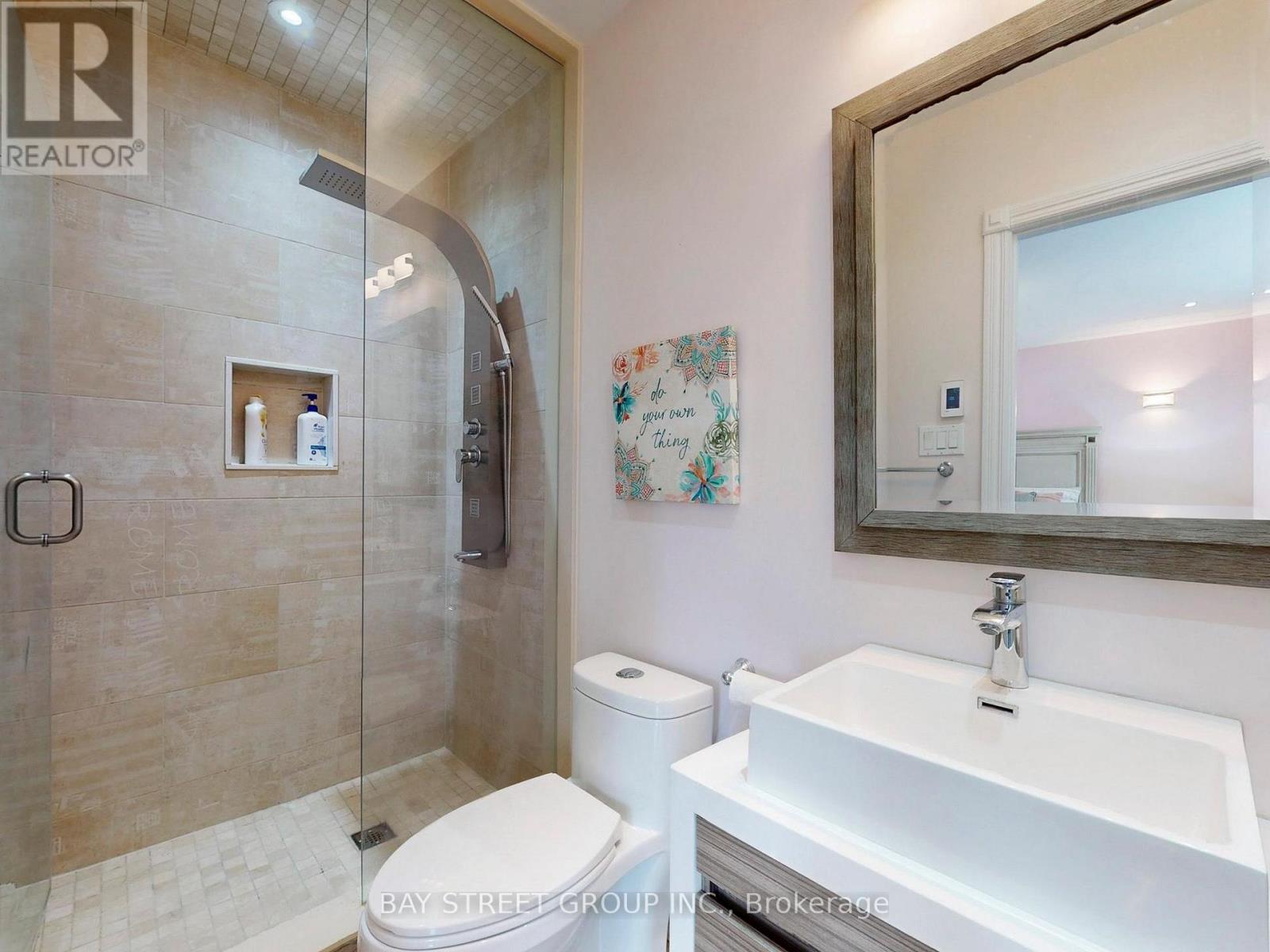 Photo 32 of 25 Brookshill Crescent, Richmond Hill ON