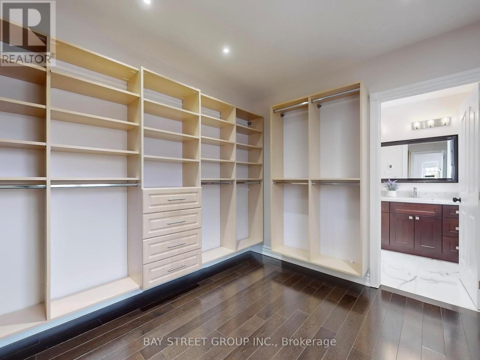 Photo 34 of 25 Brookshill Crescent, Richmond Hill ON